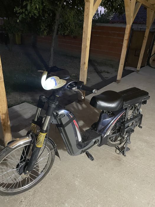 Scuter electric fullechipat – 40 km/h – ideal oraș! Preț negociabil