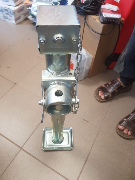 Picior sprijin remorca 5 tone preț 450 lei se poate trimite prin curie