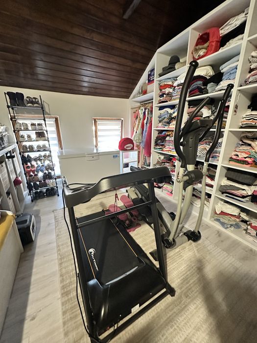 Banda alegat si bicicleta eliptica