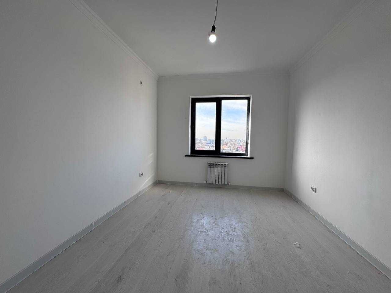 Markazda yangi qurilgan kvartira sotiladi 3/12/16 77м² Kosmonavtlar m=