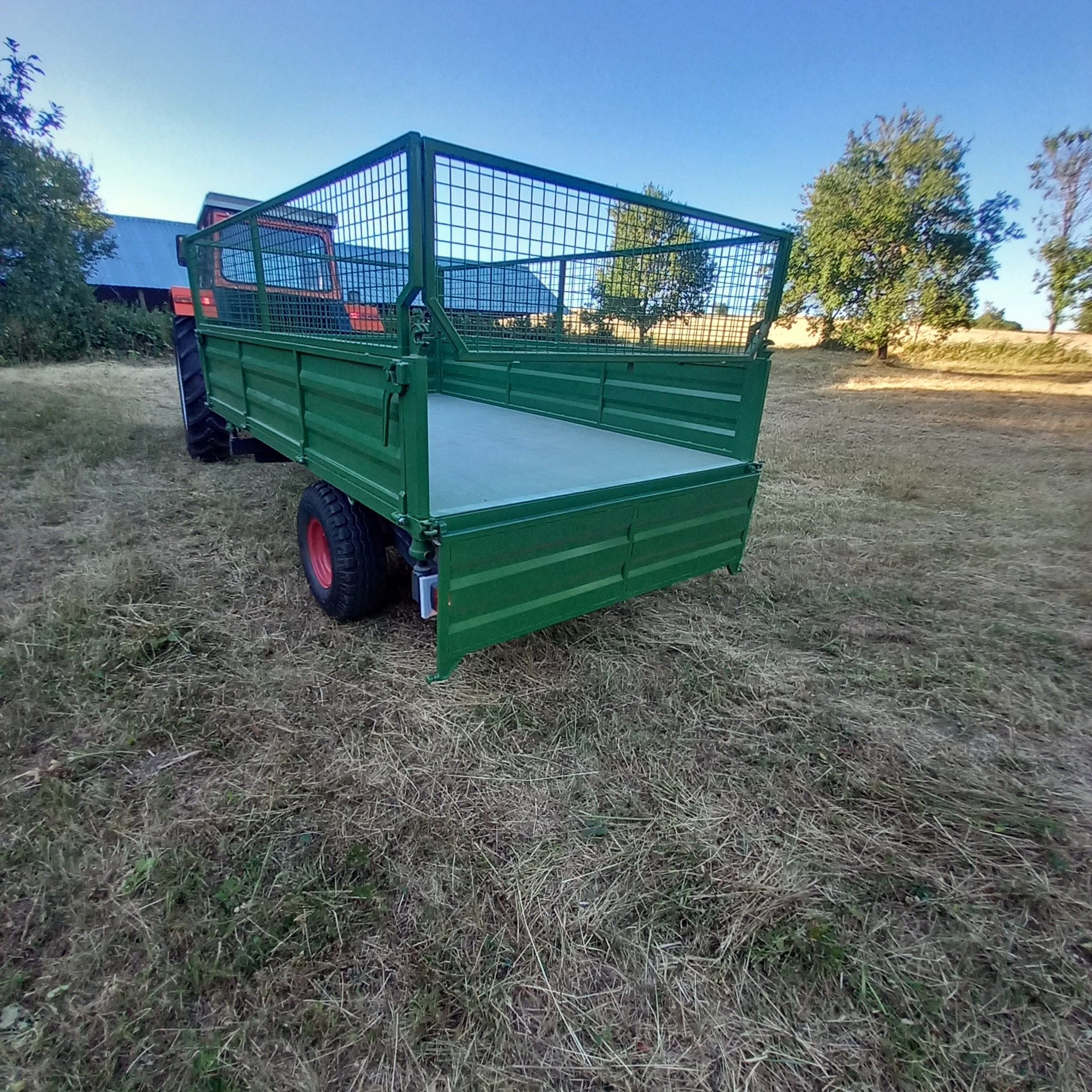 Tractor fiat 500 special si remorca basculabila.