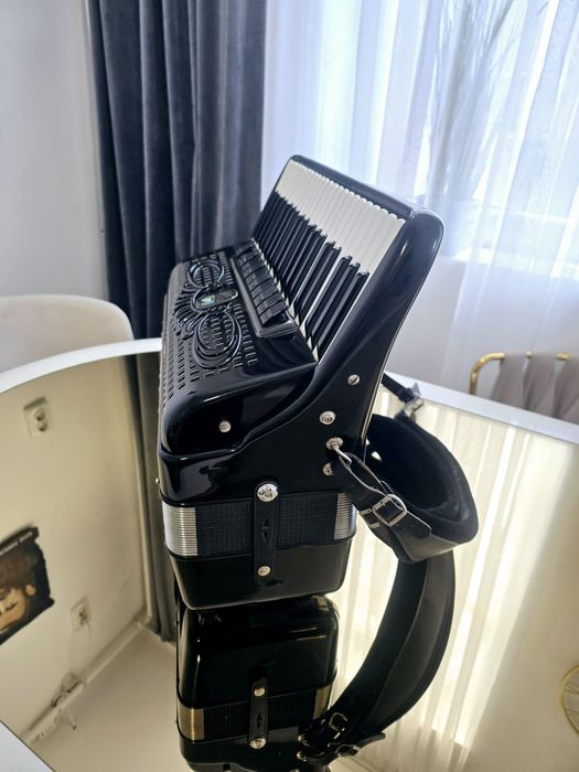 Raritate acordeon Weltmeister cantora  impecabil