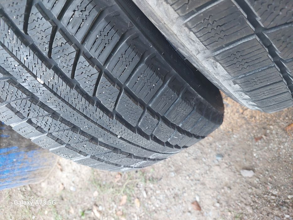 Резина зимняя 215/55/R17