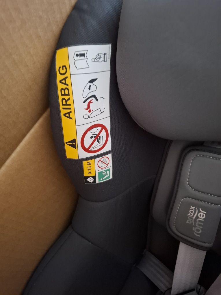 Столче за кола Britax Romer Dualfix M i-Size 60-105cm/18кг