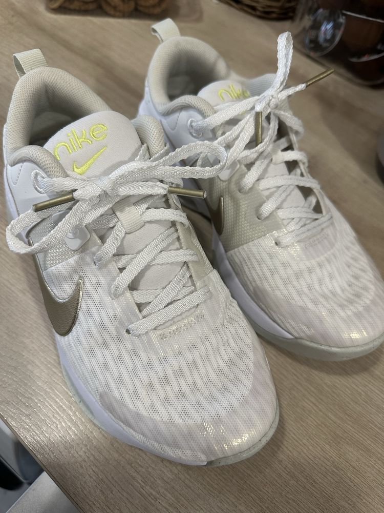 Дамаки маратонки Nike