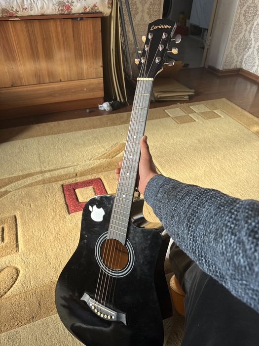 Гитара сатылады бағасы 25 к