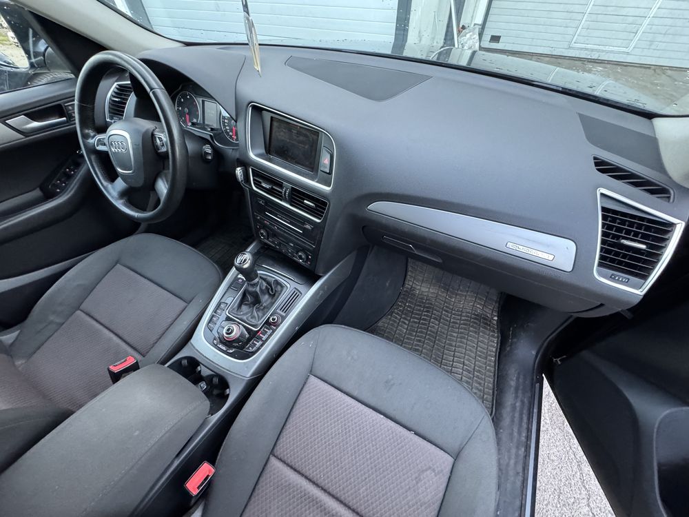 Audi Q5 2.0 TDI Quattro 140cp Euro5 usor avariat