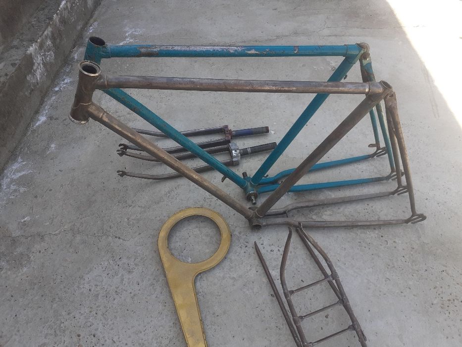 Prodayotsa velosipednie Zapchasti