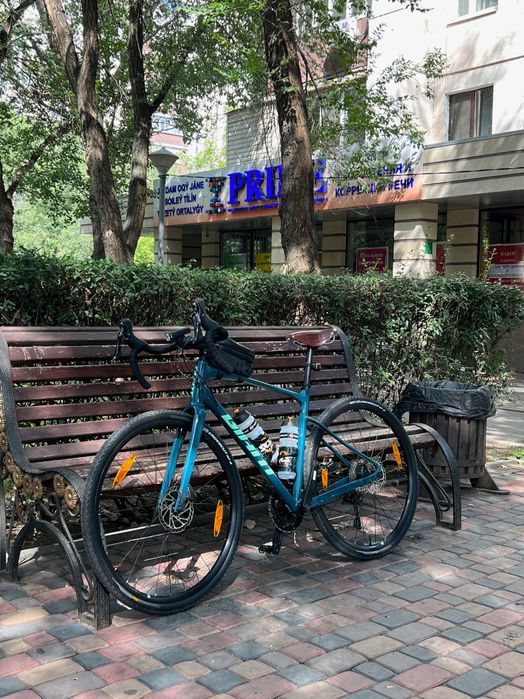 Гравийный велосипед Giant Revolt 1 2022, размер M/L