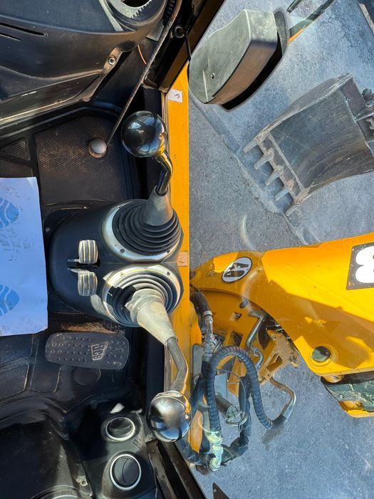 Vand buldoexcavator jcb 3cx