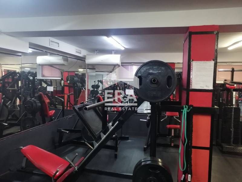 Дава се под наем  в Варна, Гръцка махала -  кв.м за 2500 € - Снимка #4