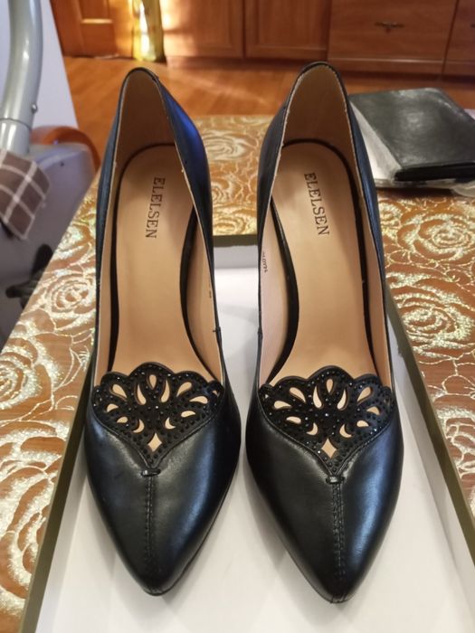 Продам туфли женские новые  ELELSEN 39р.р.