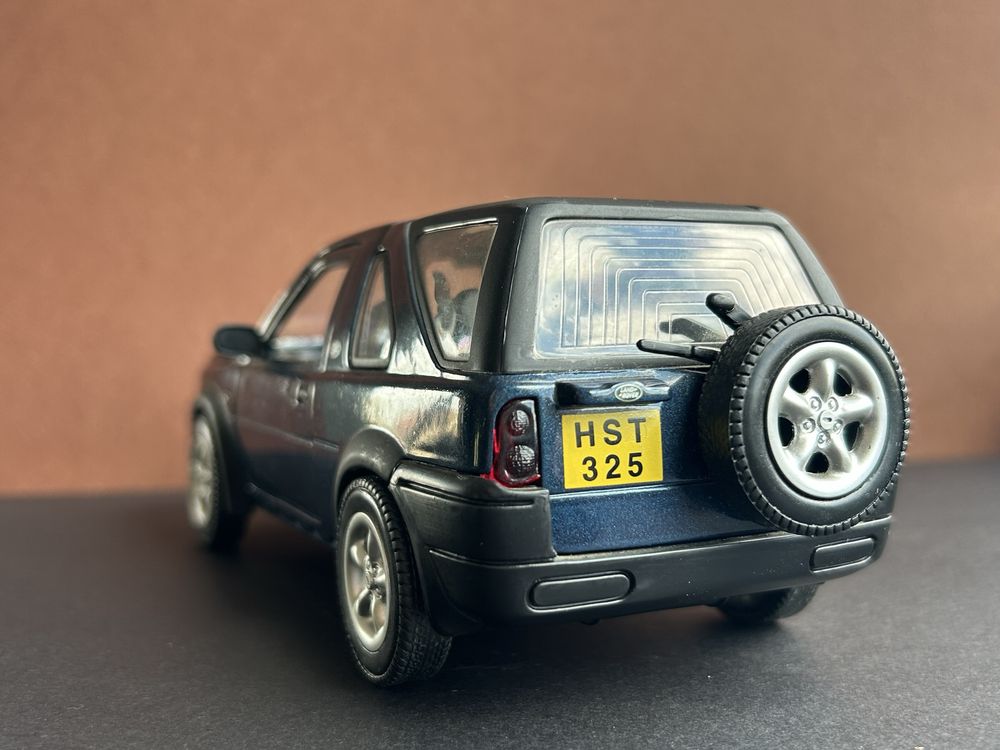 Macheta Land Rover Freelander 1/24 SmartToys