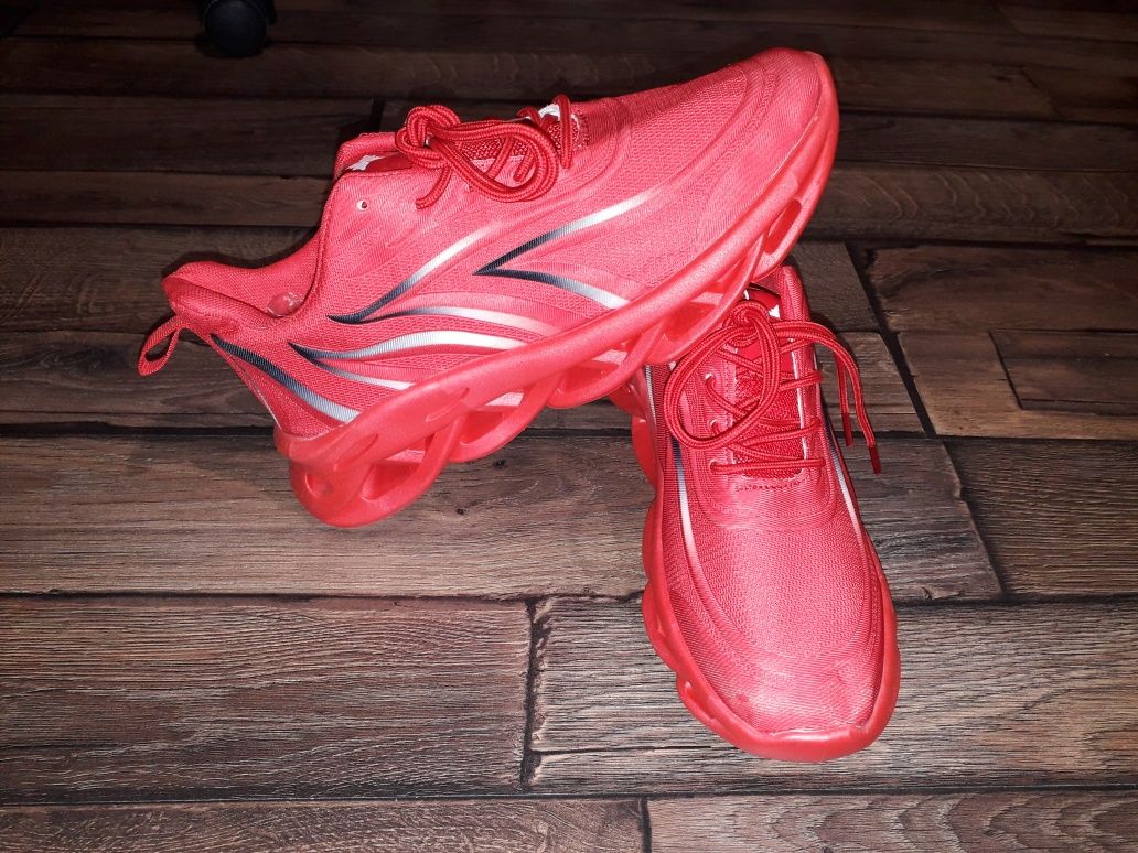 Pantofi sport noi,usori si confortabili,marime 41