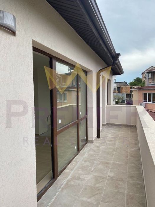 Продава се Тристаен апартамент в Варна, Изгрев - 119 кв.м за 1912 €/кв.м - Снимка #9