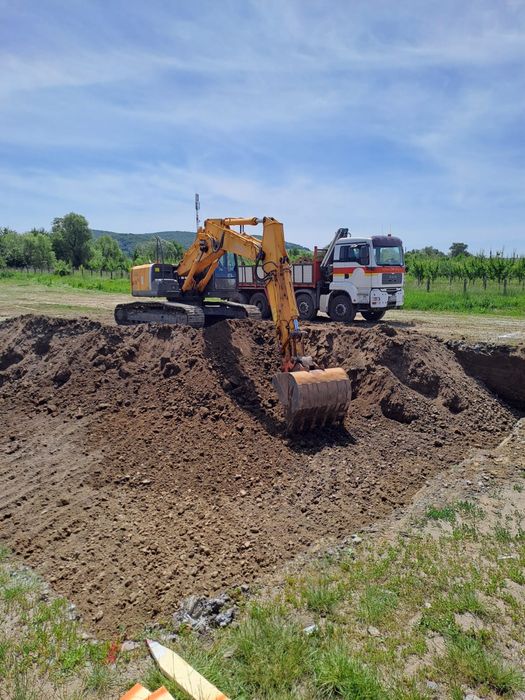 Inchiriez excavator , buldoexcavator , compactor