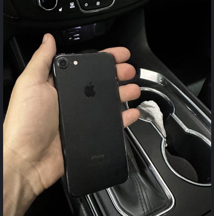 Iphone 7 sotiladi 900ming arginal zaryatchik bonuska