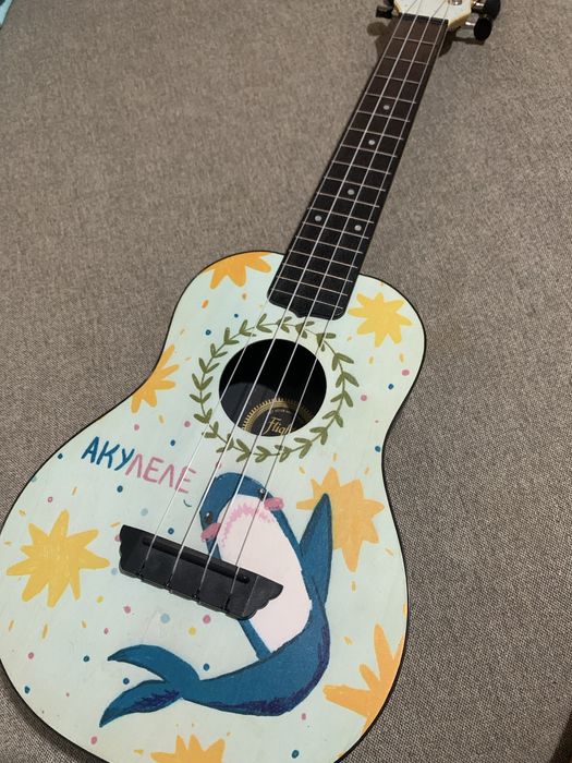 Продам укулеле новую