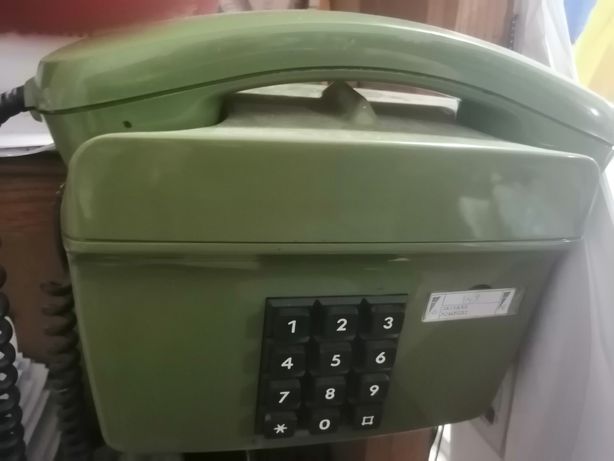 Vand telefon fix vintage, culoare verde-army, plastic, stare perfecta
