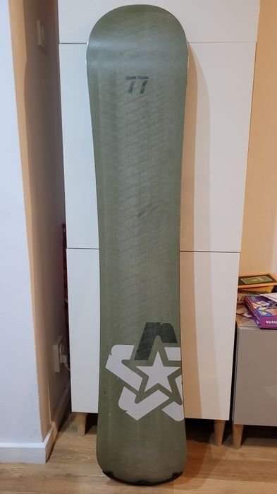 Placa snowboard BURTON 155 cu legături BURTON