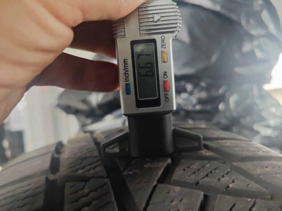 4бр. зимни гуми 215/50/19 Continental