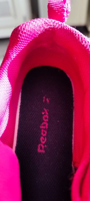 Vand pantofi sport( adidași) Reebok  nr.36