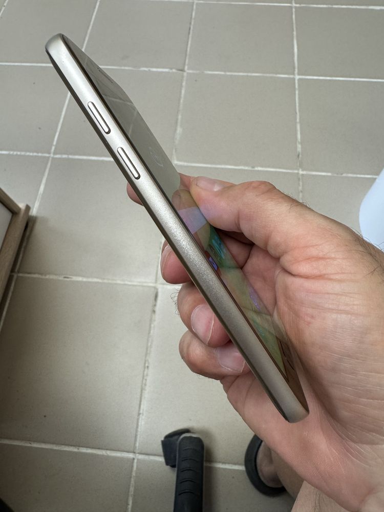 Samsung Galaxy A3 (2017) 16gb отличен