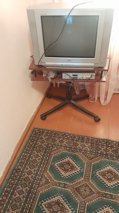 Телевизор LG старого образца