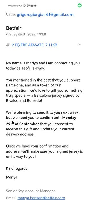 Vând un tricou al echipei Barcelona ,semnat de  Rivaldo și Ronaldo