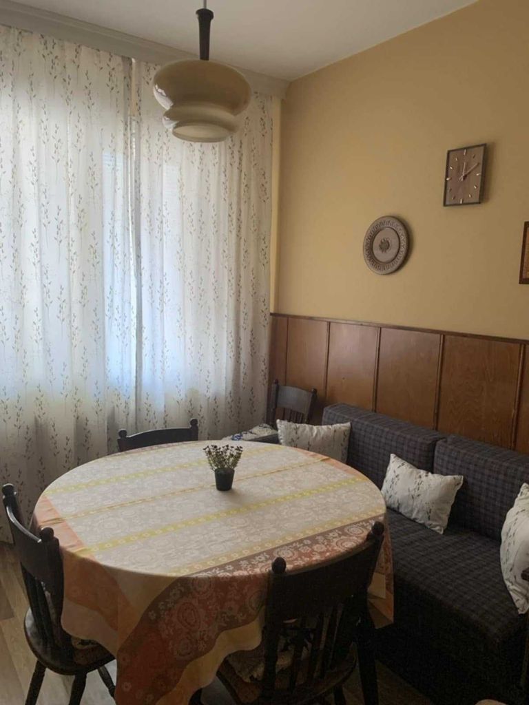 Дава се под наем Тристаен апартамент в Плевен, Широк център - 112 кв.м за 433.5 € - Снимка #3