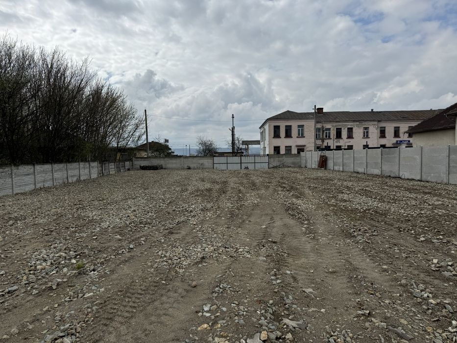 Inchiriez teren Filiasi intravilan
