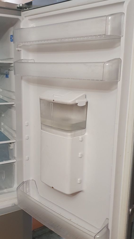 Хладилник Beko 70см за частии