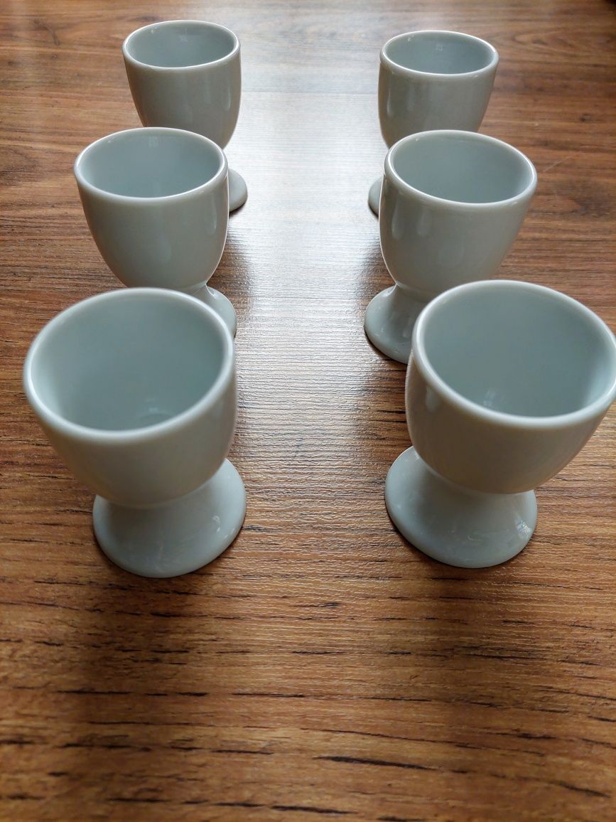 Set de 6 suporturi din portelan pentru oua, noi