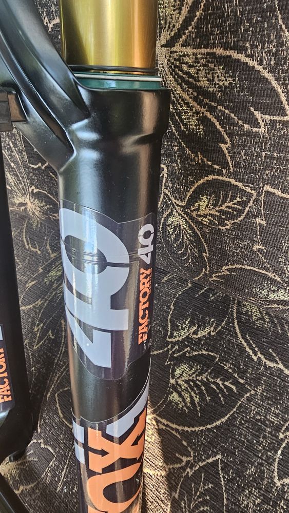 Fox Factory Racing 40 Kashima 27.5” – DH вилка