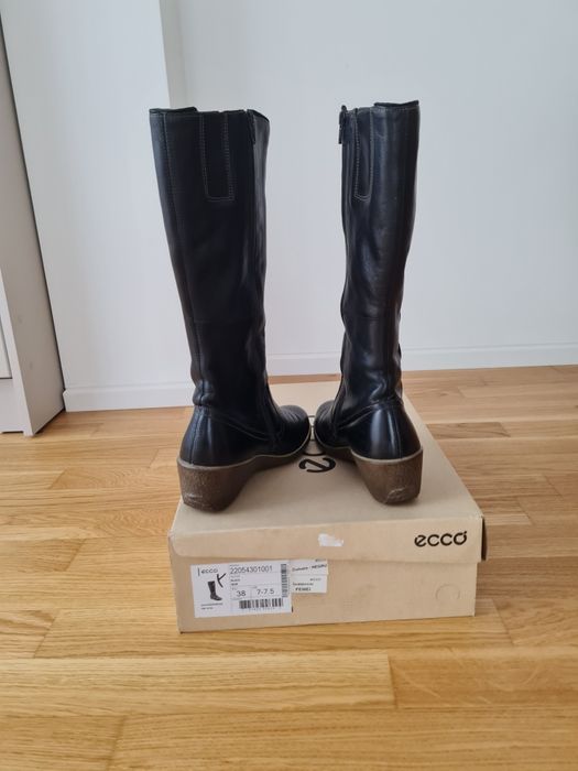 2 perechi de cizme Ecco pentru femei, marimea 38, stare excelenta