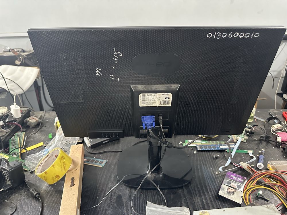 Monitor AVTECH 22 FullHD sotiladi