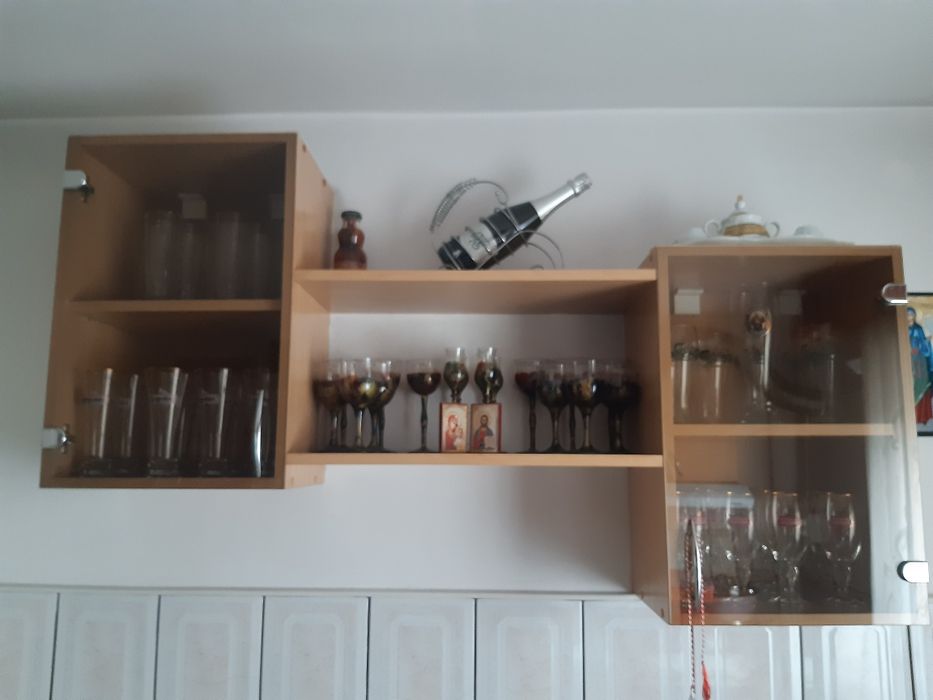 Vand mobila de bucatarie
