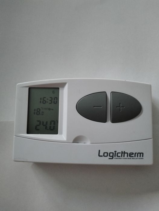 Cronotermostatul Logictherm C7-cu fir, poate fi programat