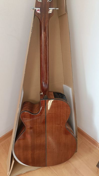 Takamine electroacustica