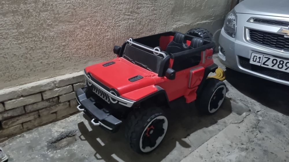 Электромобиль детский