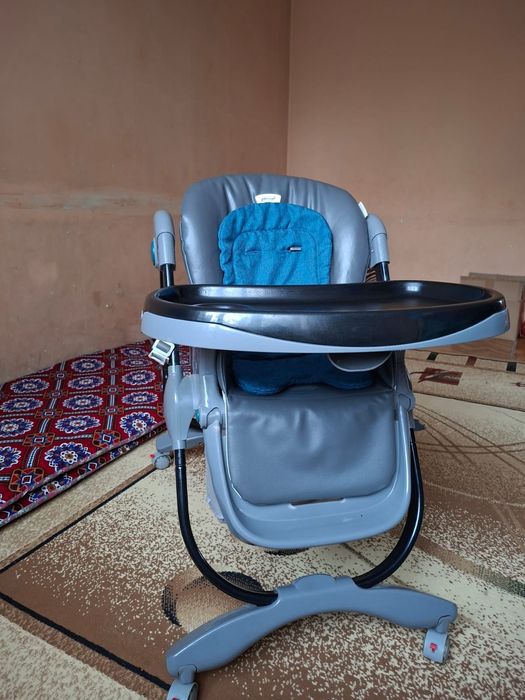 СРОЧНО продам стульчик для кормления, коляски,кровать с матрасом, шкаф