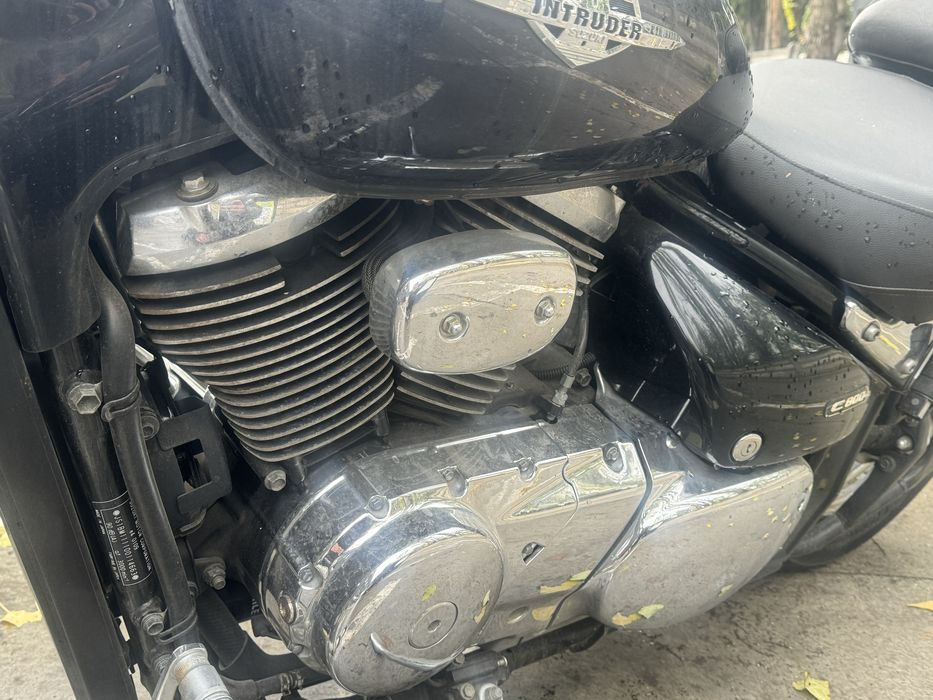 Suzuki intruder c800