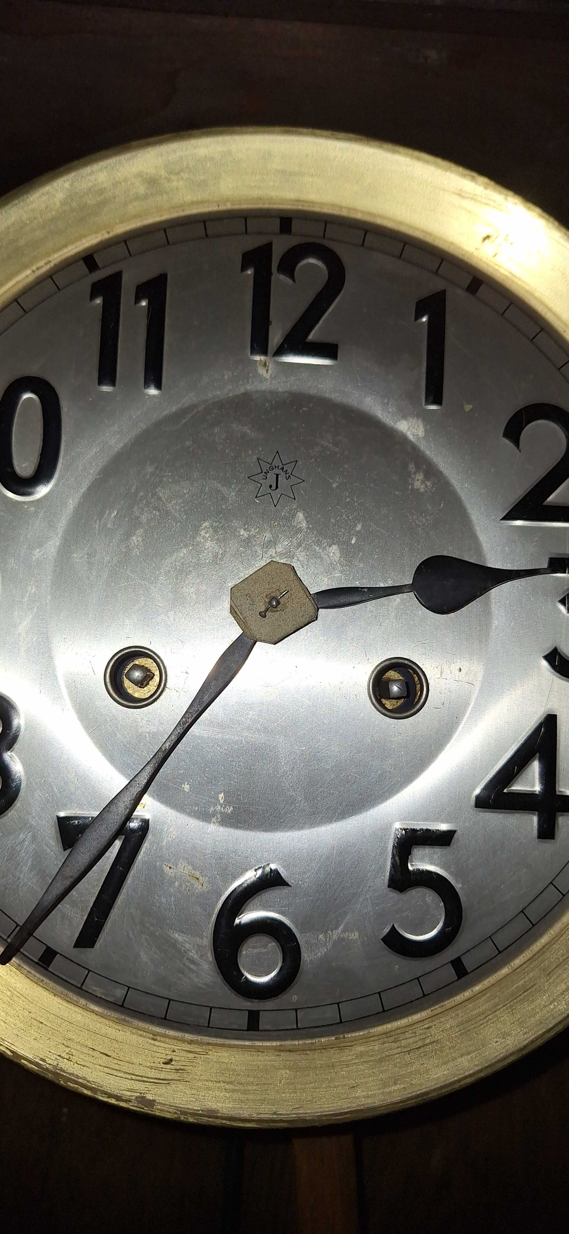 Ceas de perete cu pendul.Junghans.