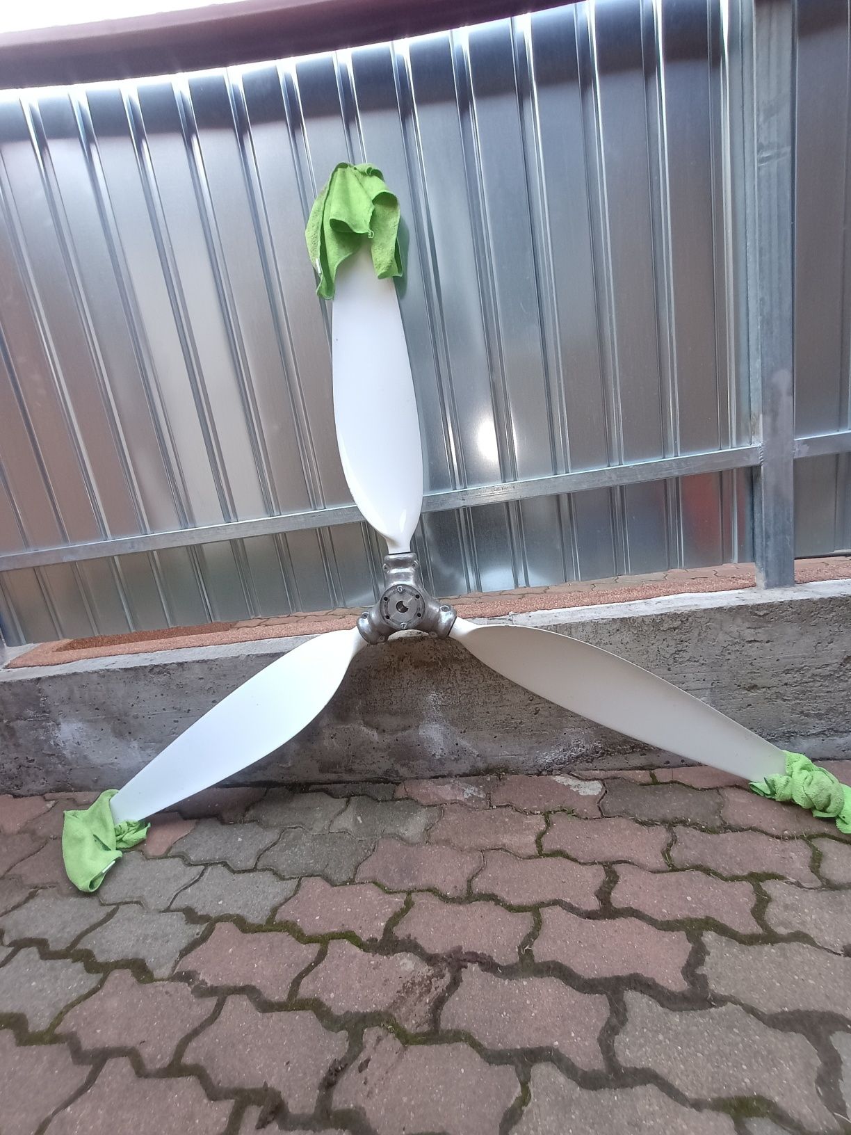 Vând elice pt aviație cu pas variabil la solbil la sol