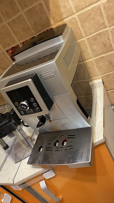 Продам  кофемашину  De'Longhi
