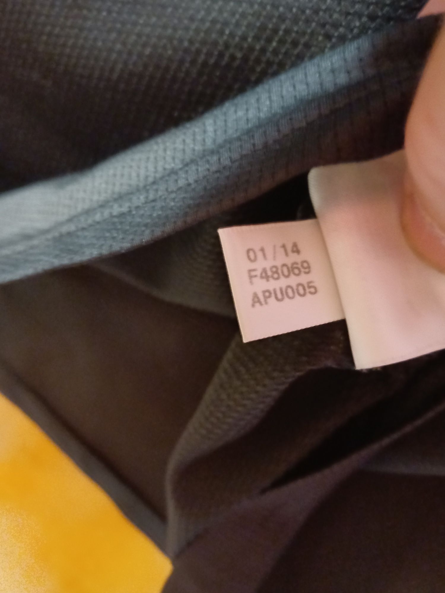 Продавам фланелка ADIDAS