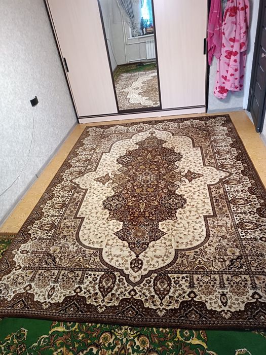 Продам ковры в хорошем состояние срочно