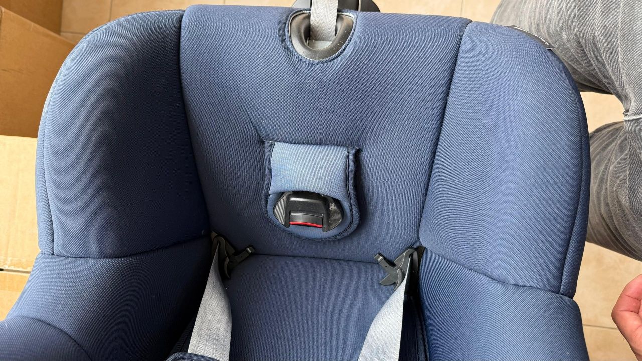 Scaun Britax Romer 360, Dual isofix cu picior de sprijin.