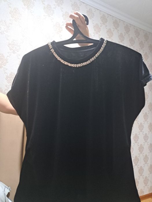 Продам футболка  велюр