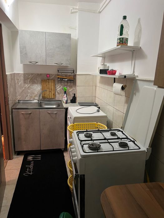 Persoana fizica, închiriez  garsonieră zona Sala Sporturilor